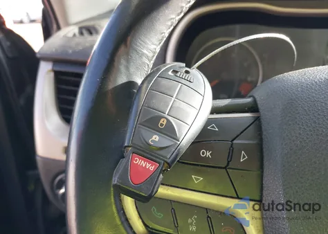 2015 Jeep Cherokee Latitude z USA, uszkodzony, nr VIN 1C4PJLCB1FW771020